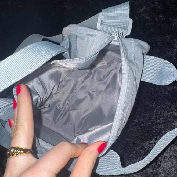 NWOT Gymshark Light Blue Everyday Mini Holdall Gym Bag - Picture 5 of 6